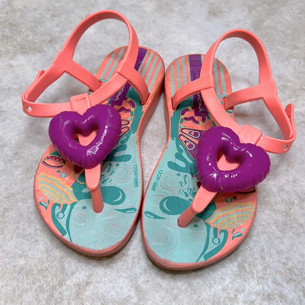 Ipanema Girls heart sandals